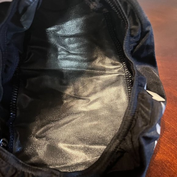 Louis Garneau Black Cycling Helmet Cover With Reflective Logo P/M - Picture 4 of 7